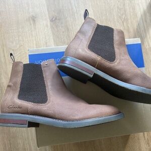 Men's Clarks Jaxen Easy Chelsea Boot- Brown Suede- Size 11 M